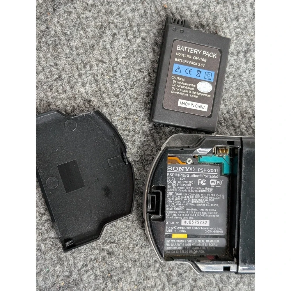 Sony PSP Console Black 2001 Handheld With Charger and‎ Battery Tested & Working